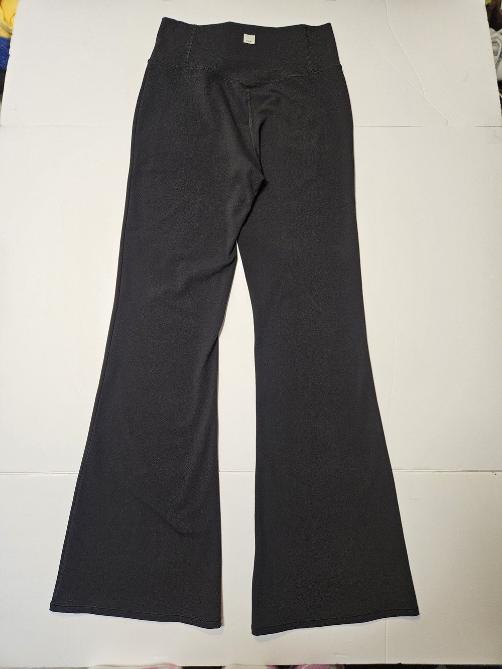 Vuori Ultra High Rise Flare Leggings Black Size M 31 Slimming Buttery Soft Yoga - Picture 6 of 16